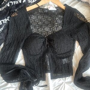NWT- Windsor laced long sleeve lace top with adjustable tie, xs